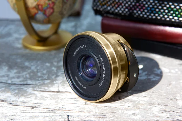 Lomogon 2.5/32 Art Lens (brass) www.primeinsuranceltd.co.uk