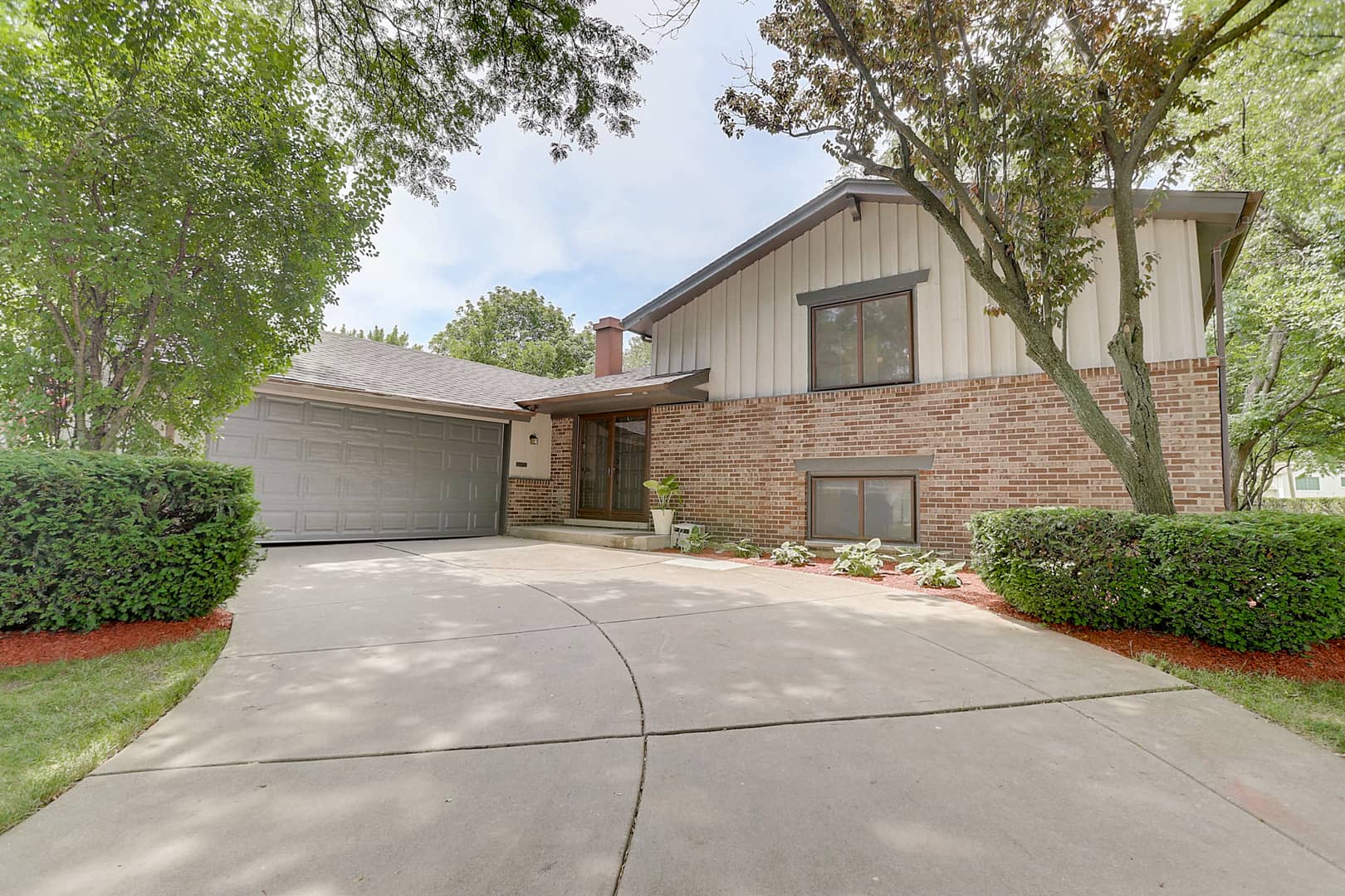 204 East Hackberry Drive, Arlington Heights, IL 60004 on Vimeo