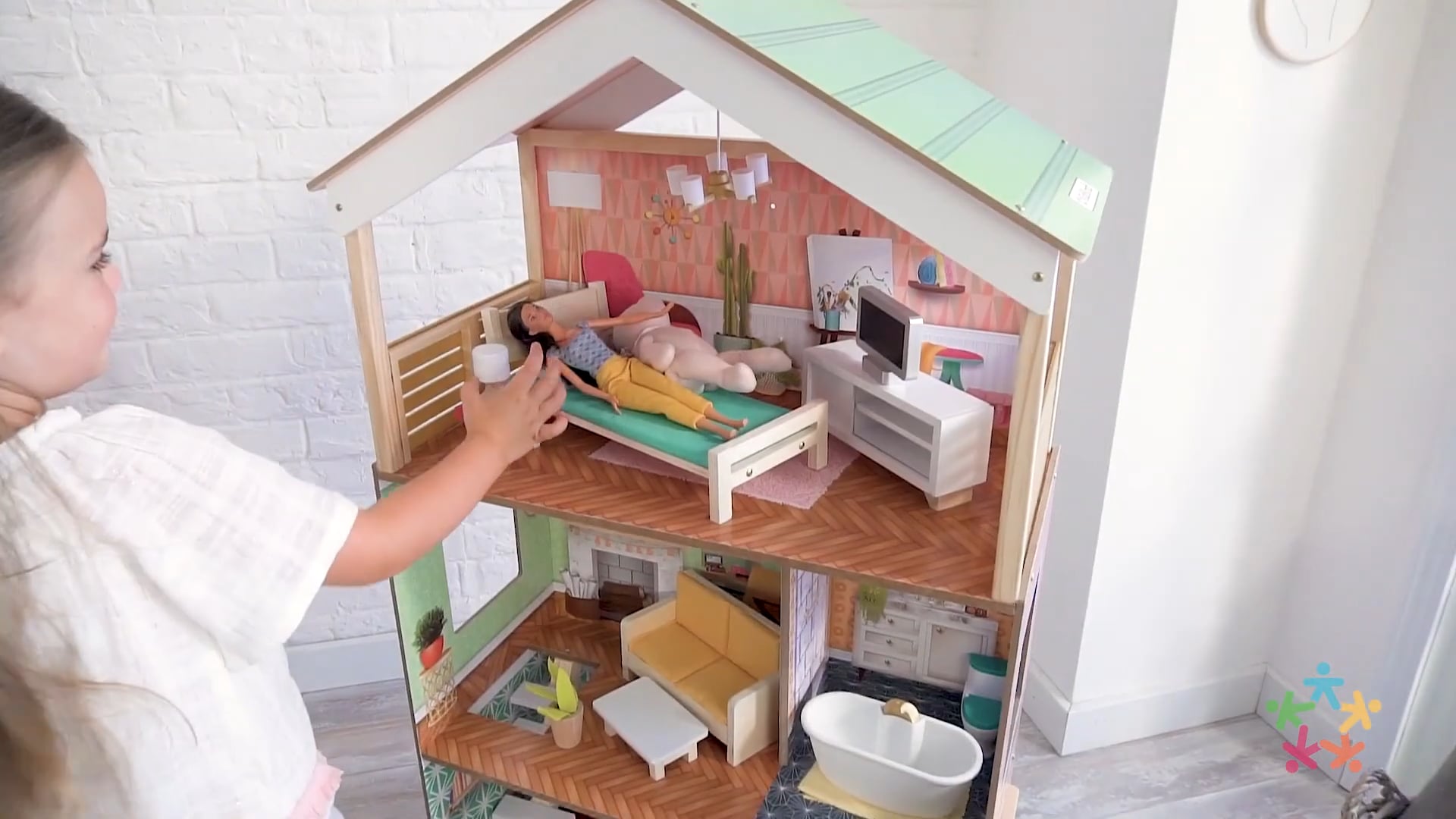 Drewniany Domek dla lalek Dottie Dollhouse KidKraft on Vimeo