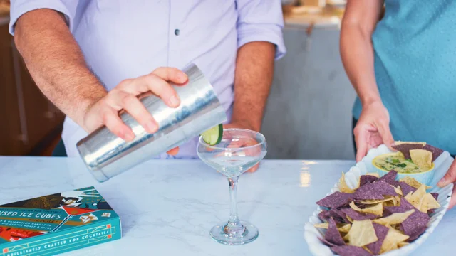 Flavor Infused Ice Cubes Make Cocktails Easy Thanks to Herb & Lou's - The  Manual