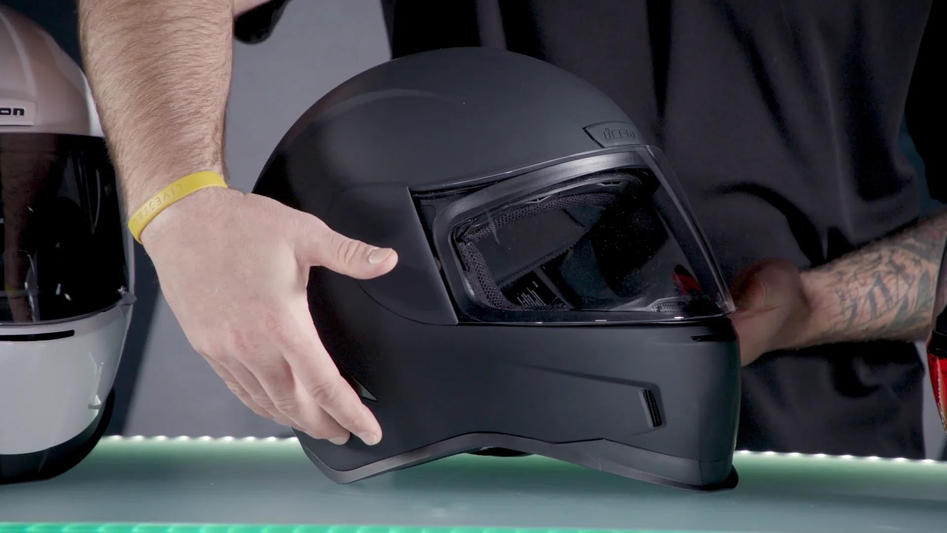 best lightweight helmets for motorcycles The Best Carbon Fiber Motorcycle Helmets for 2026