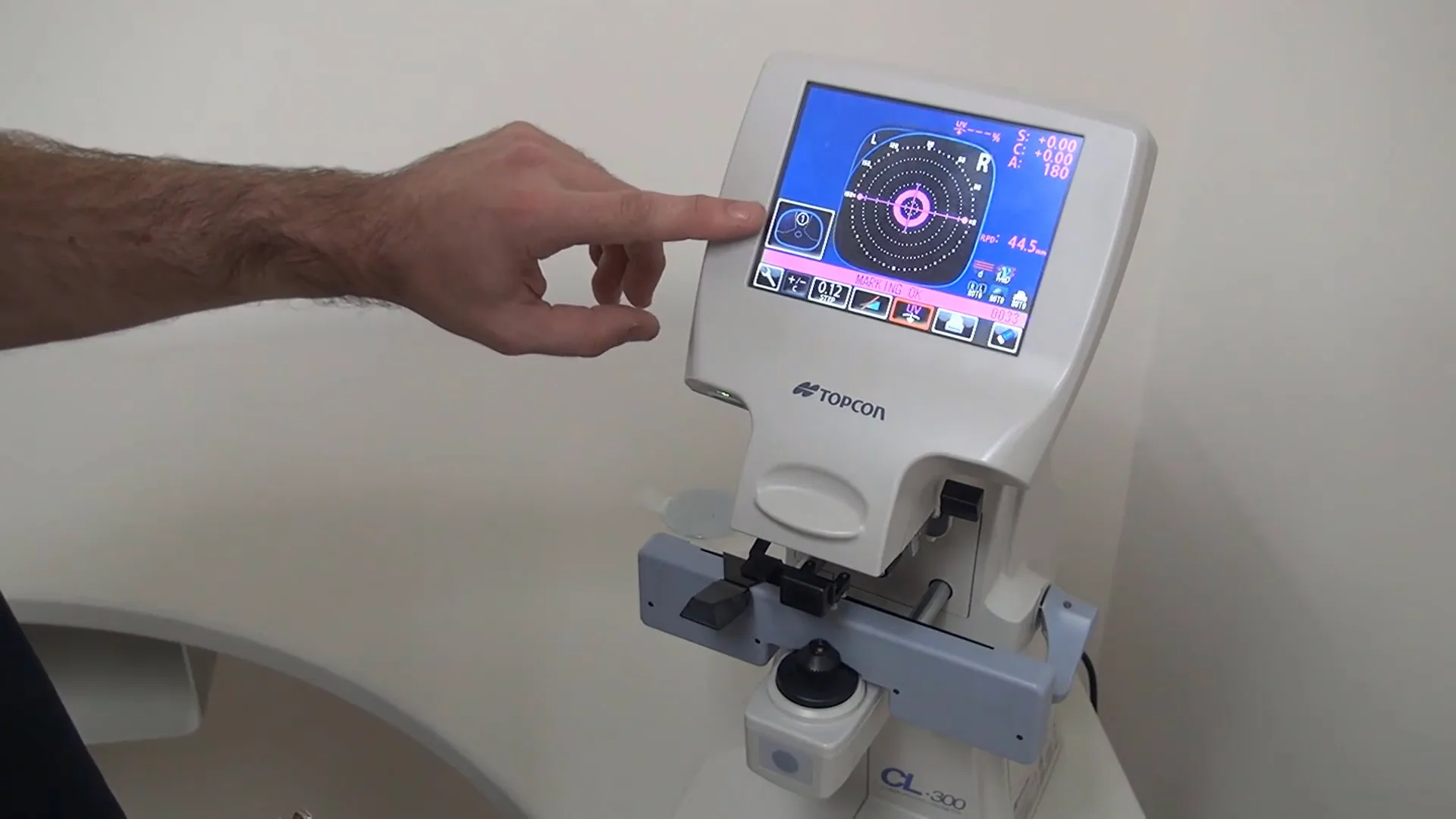 Measuring Progressive Lens on the CL-300