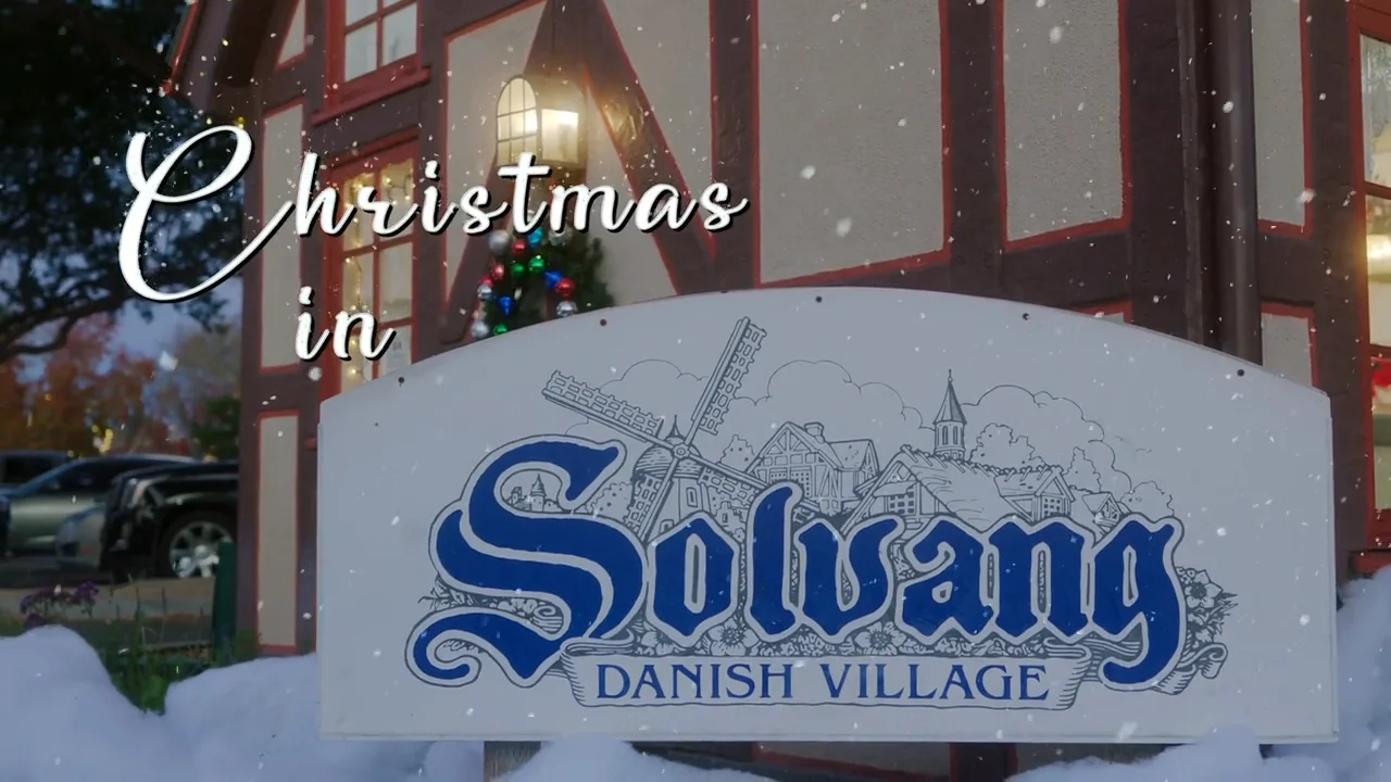 A Very Charming Christmas Town on Vimeo