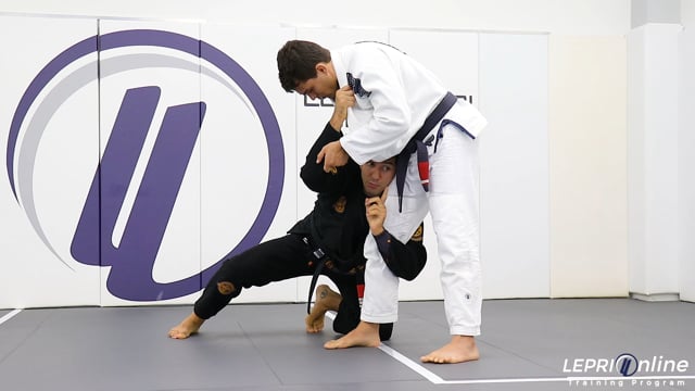 Single Leg Takedown Variation by Keeping Collar Control