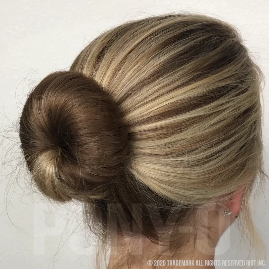 Bow Bun With Bun Barz by PONY-O on Vimeo