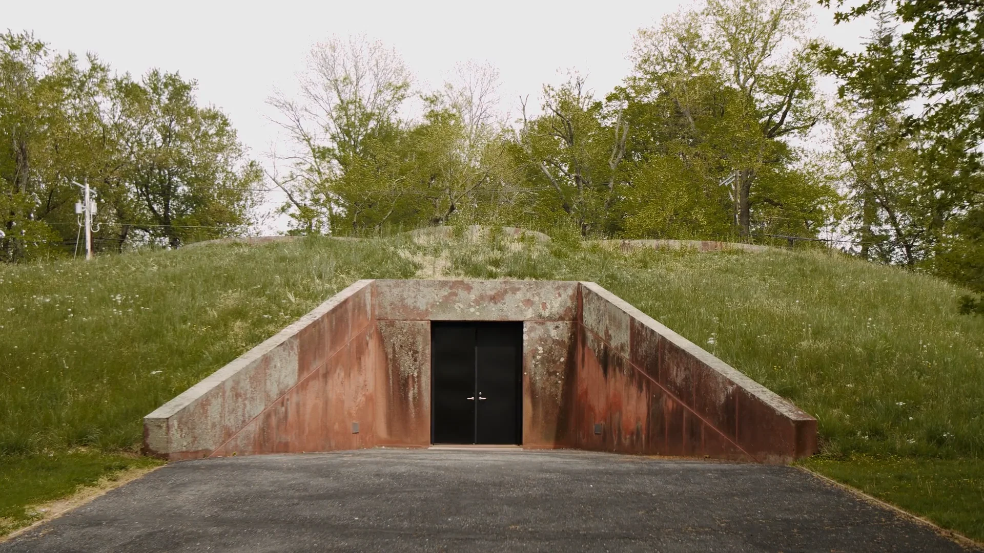 Texture and Transparency: Laser Scanning Philip Johnson's