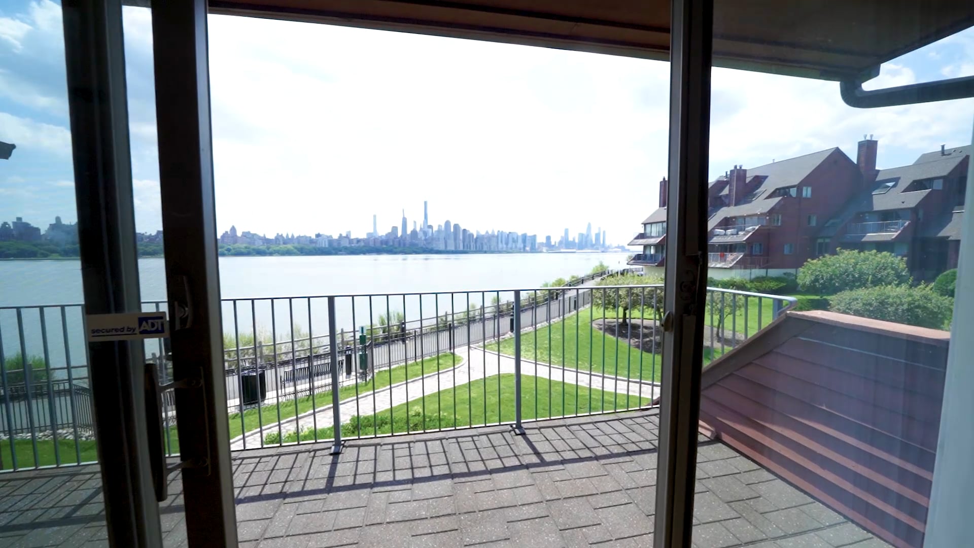 Cove Lane 4C, North Bergen on Vimeo