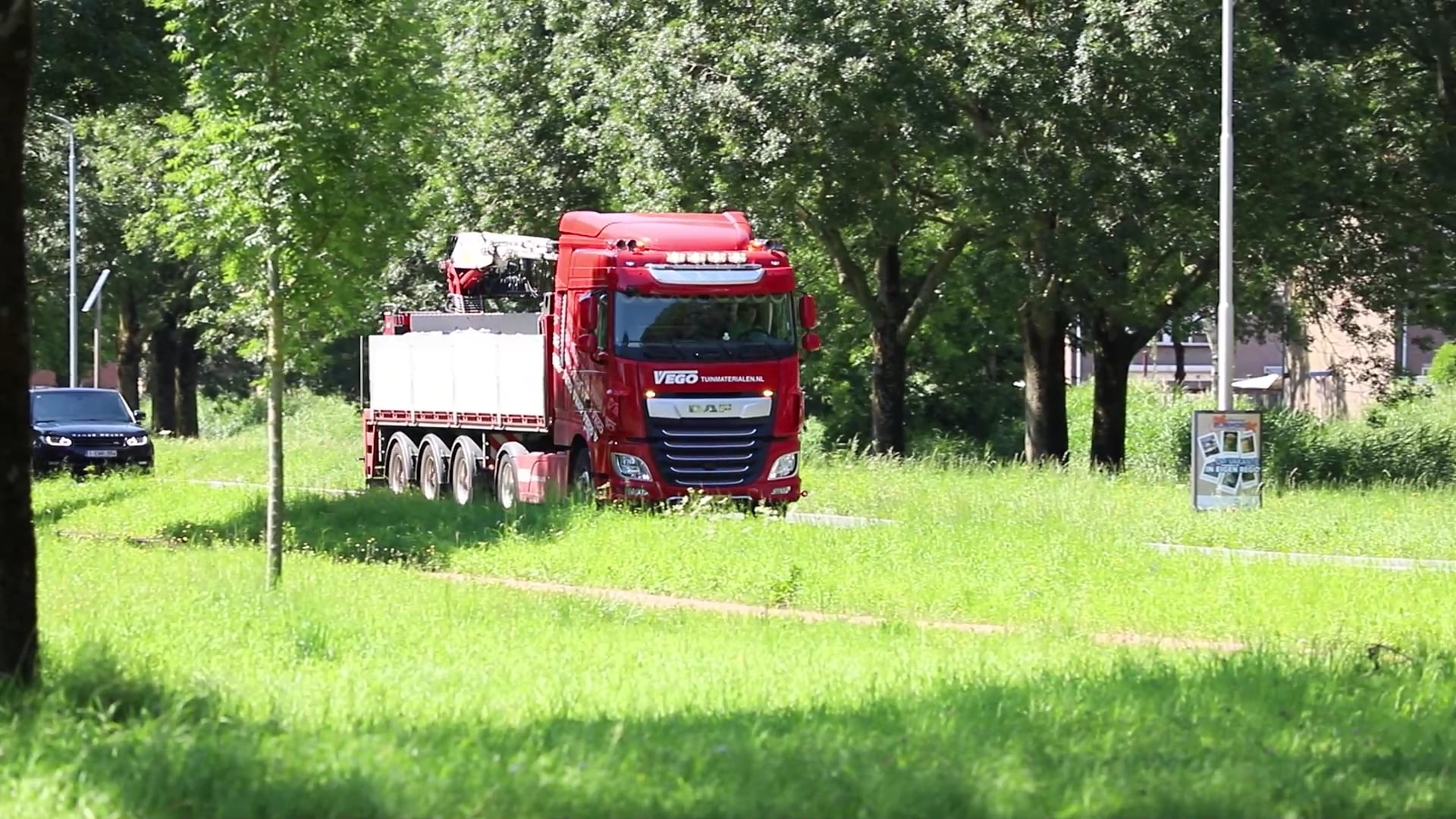 Transport combinatie van Vego Tuinmaterialen gespot onderweg!