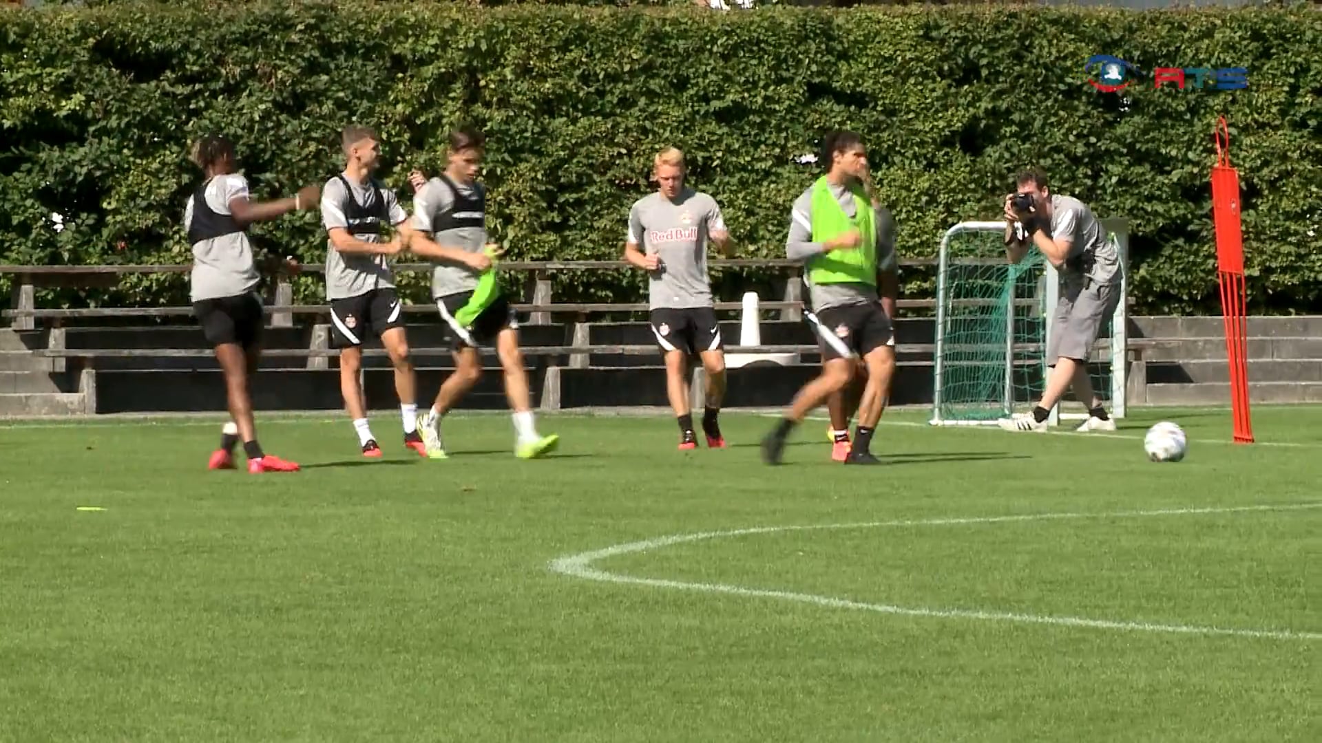 fussballprofis-des-fc-red-bull-salzburg-auf-trainingslager-in-bramberg-am-wildkogel