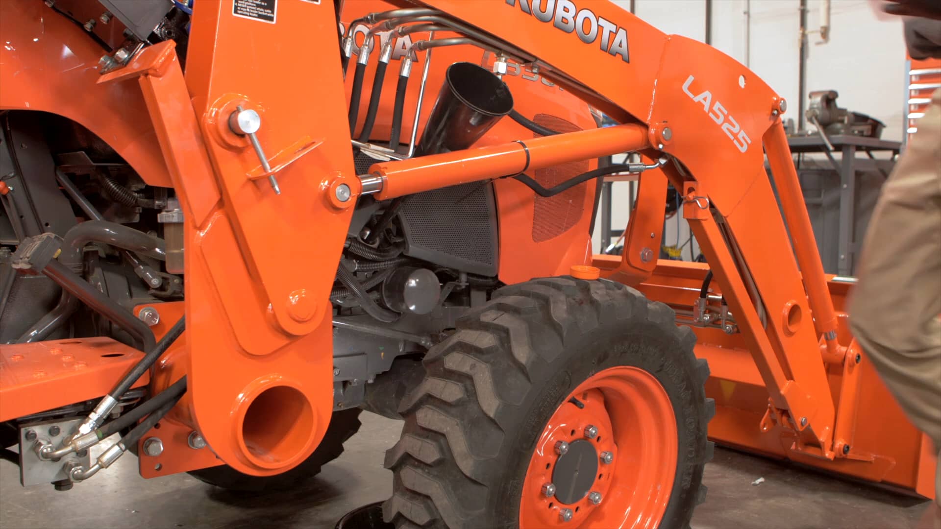 Know Your Kubota Standard L01 Series L3301 & L3901 Tractors Oil