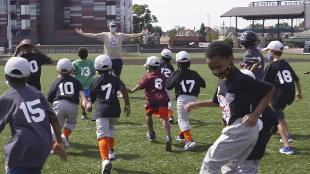 Teamwork Brings Detroit Kids to the Field for the Start of the