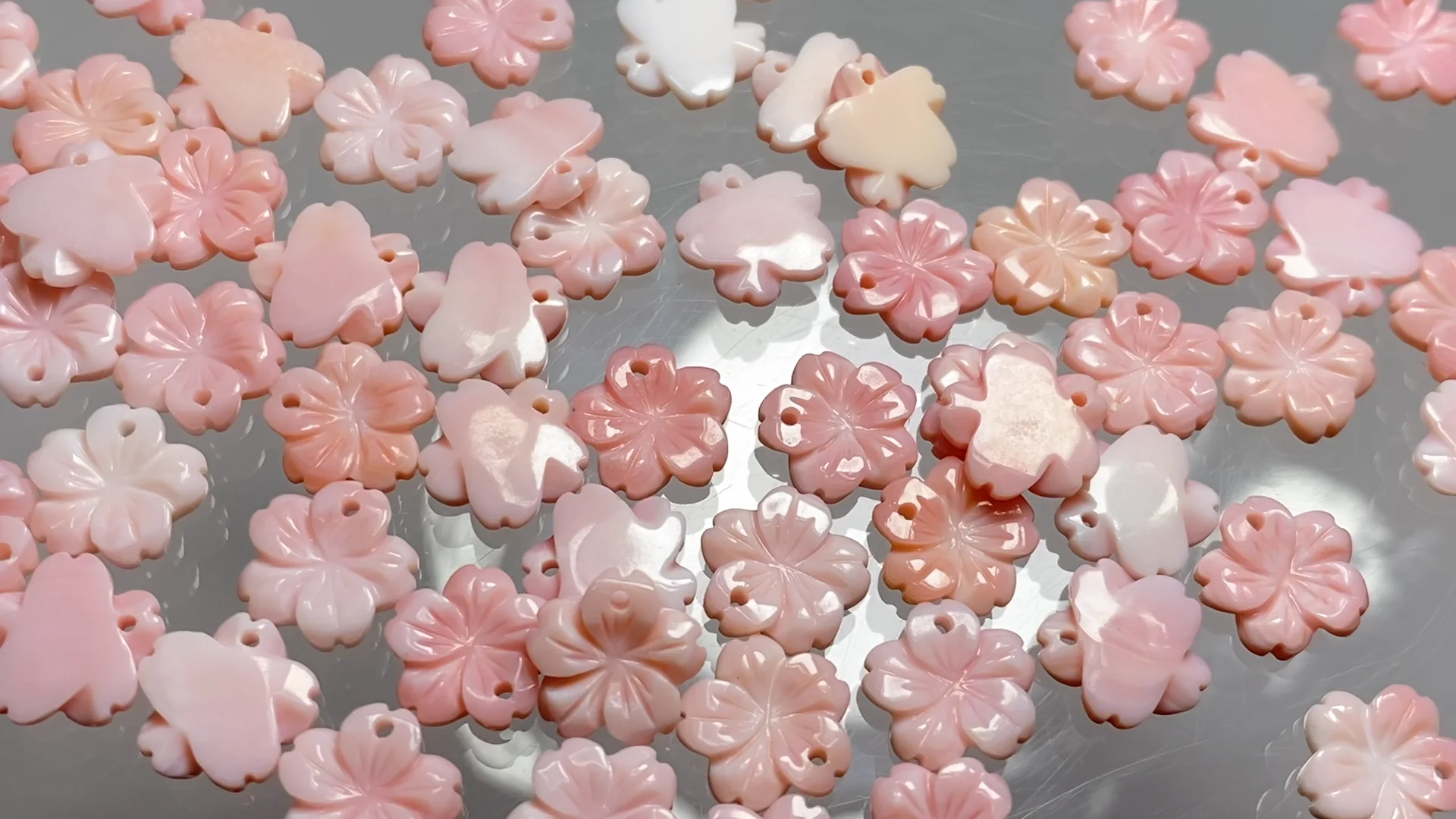 クィーンコンクシェル フラワー（桜）彫刻 10mm トップ穴 2個480円