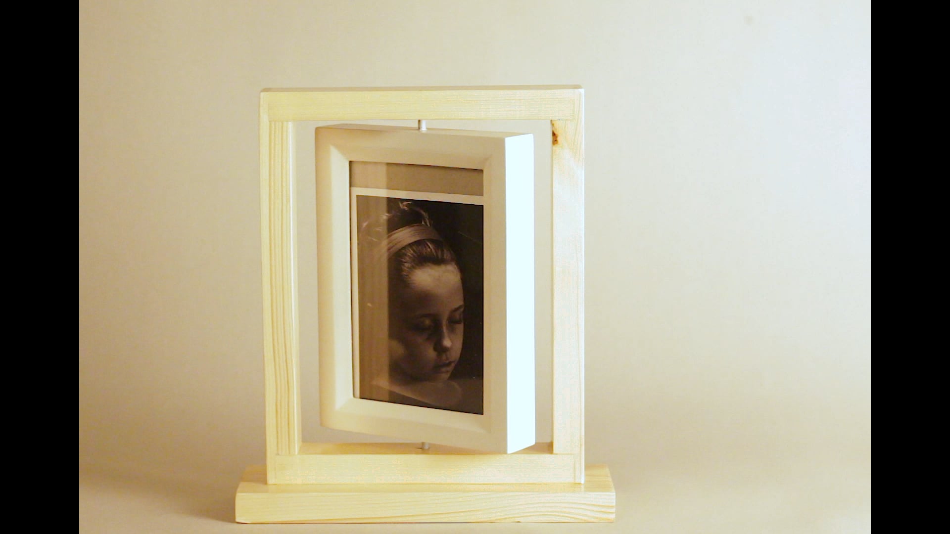 Whirl Frame