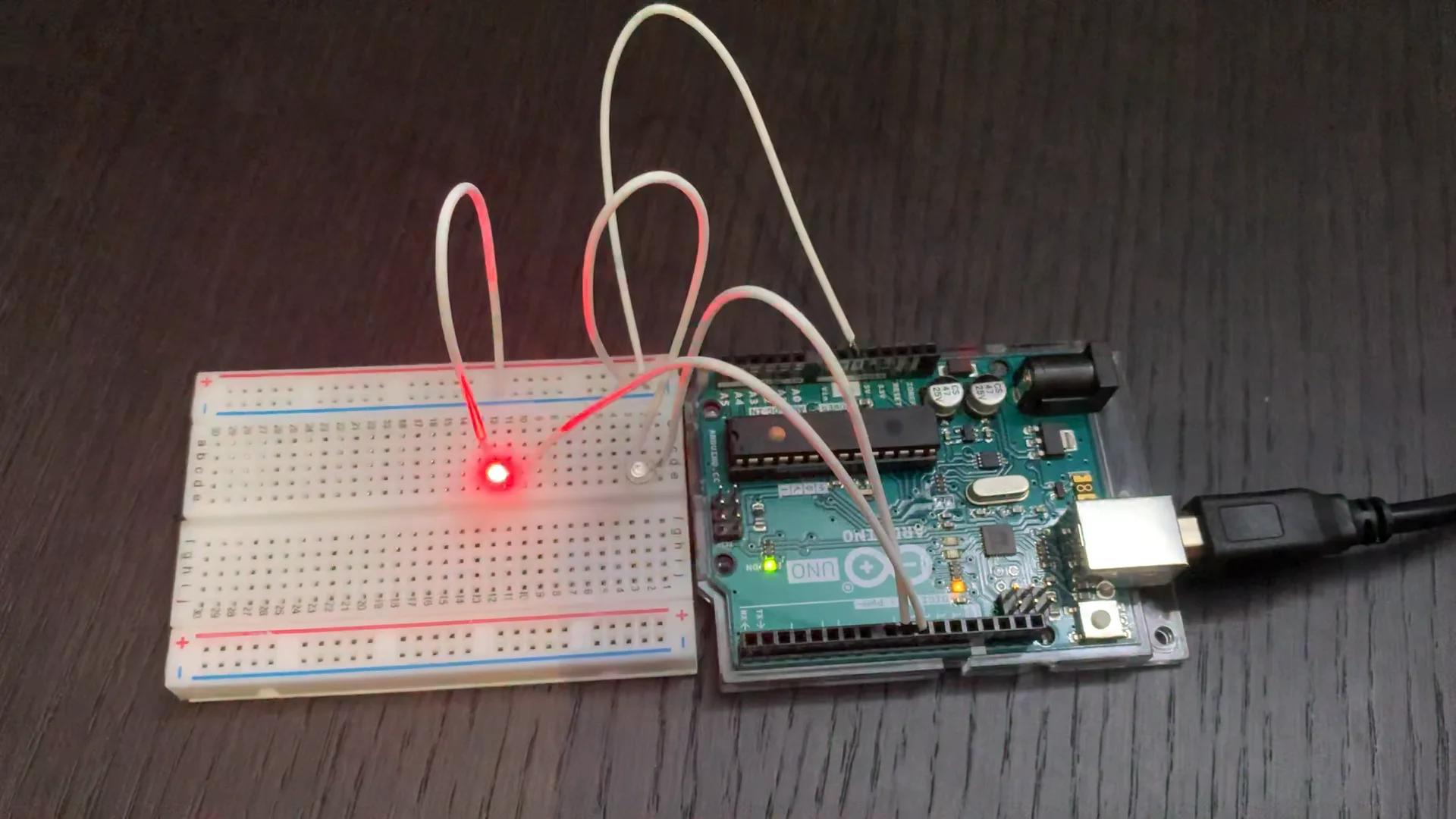 (Arduino) LEDs blink&fade in sequence.mov on Vimeo