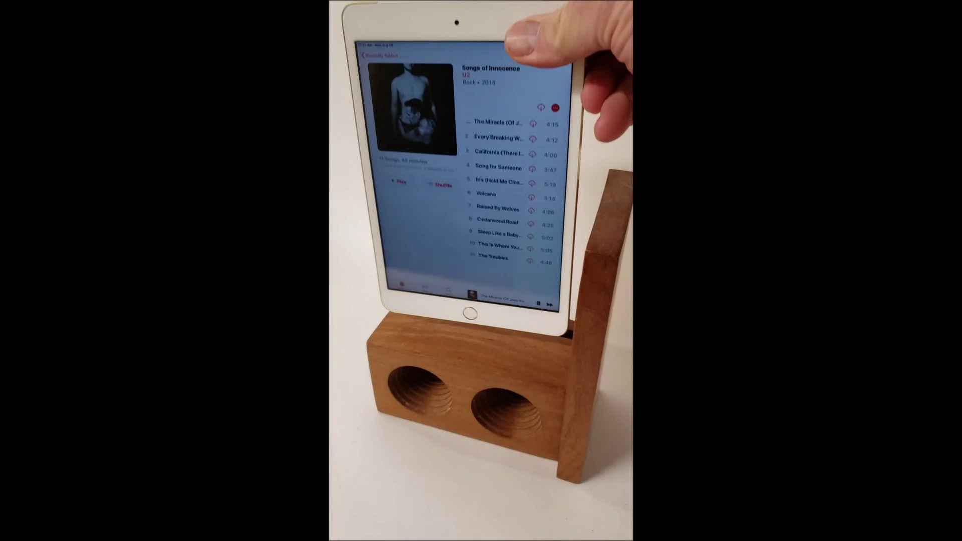 The AMP Mini a hand made wooden passive speaker. fits an IPad Mini