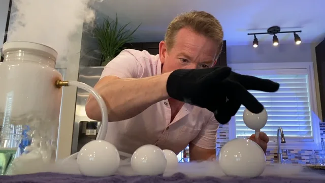 Boo Bubbles Bouncing Smoke - Dry Ice Bubbles Experiment