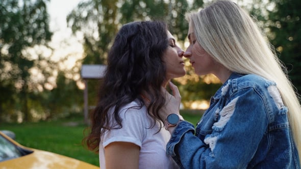 Переспроси образец diana and dasha are