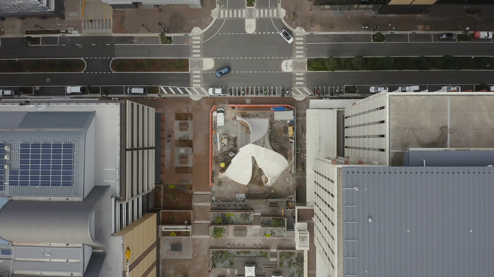 シドニーの鉄道をイメージした アートインスタレーション「Interchange 