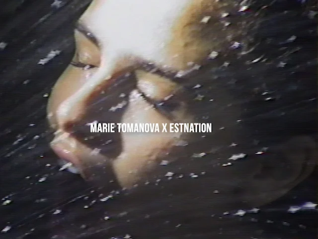 ニューヨークで活動する写真家“Marie Tomanova”の写真集「Young