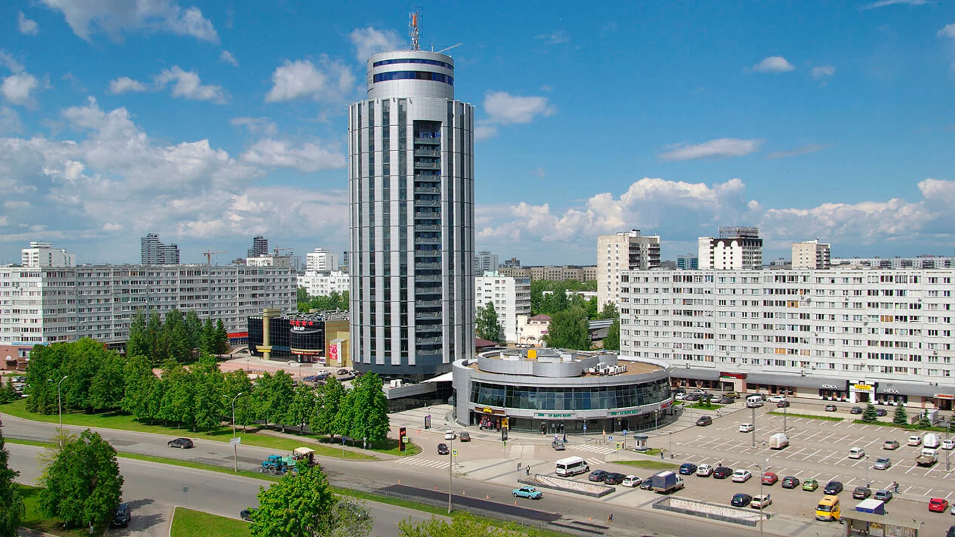 Принимаем в набережных челнах. Набережные Челны центр города. Набережные черны тюбитей. Тюбетейка Набережные Челны. Башня тюбетейка Набережные Челны.