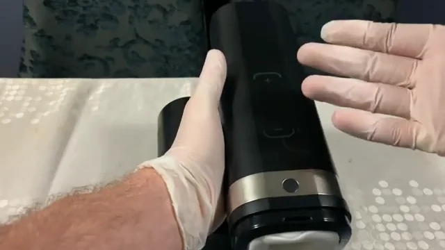 Kiiroo Onyx 2 vs Kiiroo Titan Comparison on Vimeo