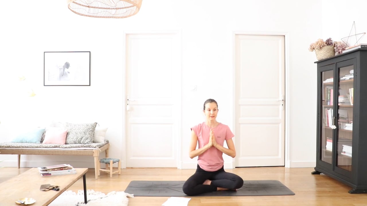 2. Cours de yoga : Cultiver sa créativité dès le lever avec Laure-Anne Desrumaux (39 minutes)