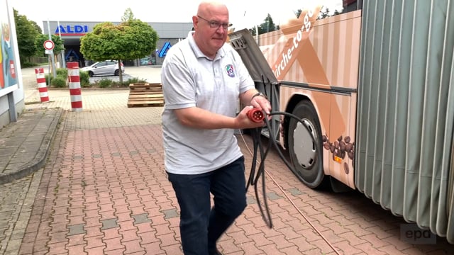 Kirchlicher Café-Bus rollt an