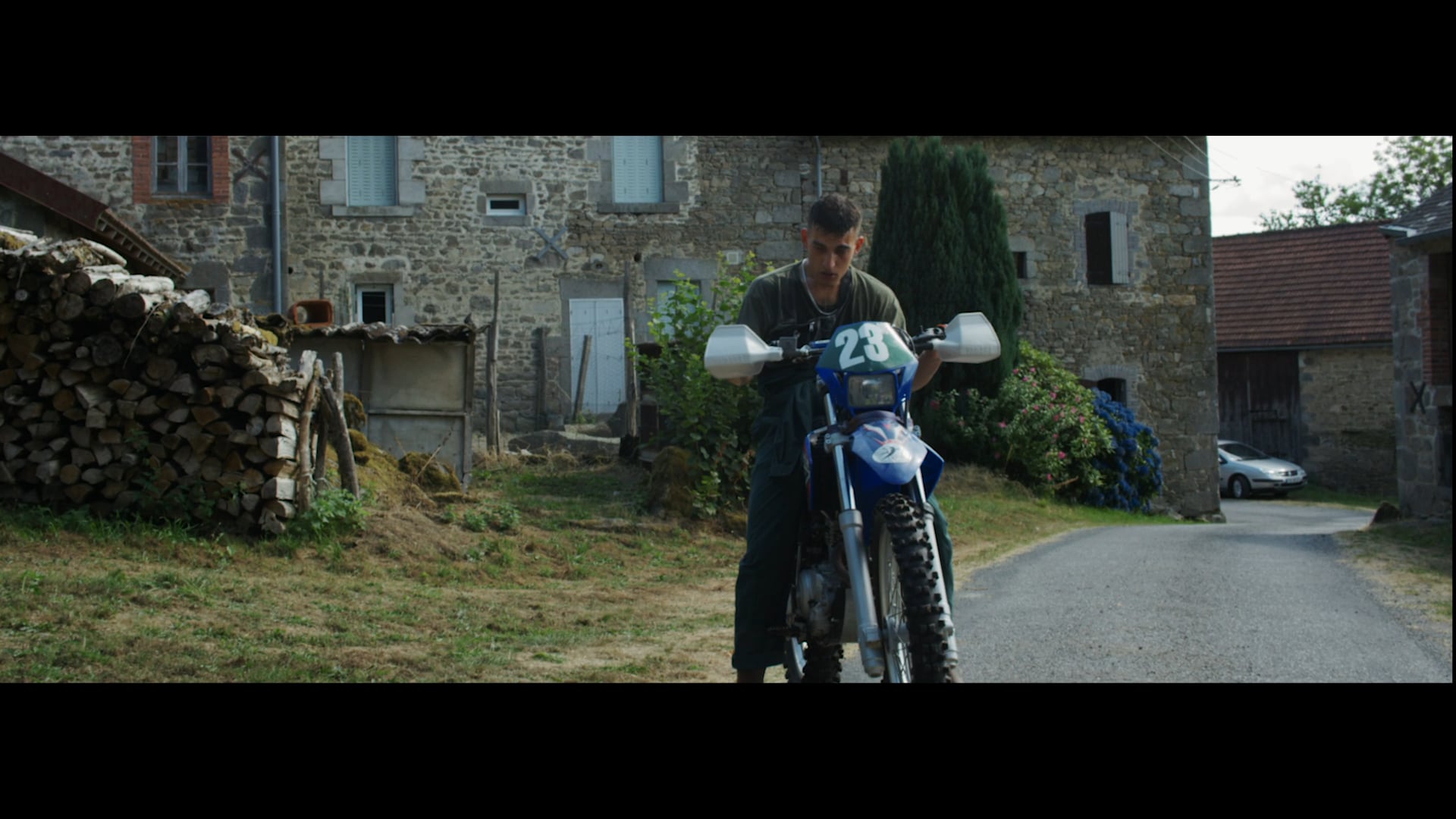 Dent Creuse (Short Film) Teaser