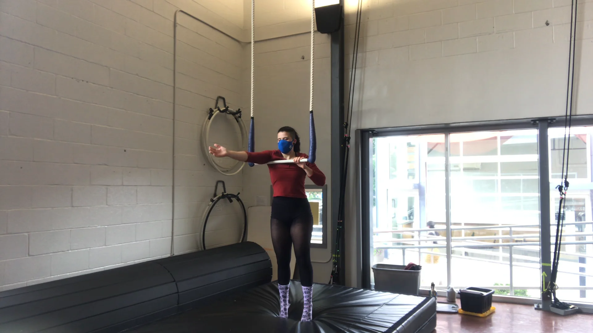 Armpit Hang on Vimeo