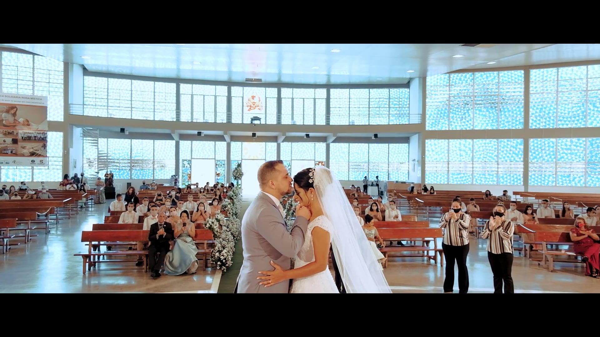 TRAILER KAREN E HÉLDER