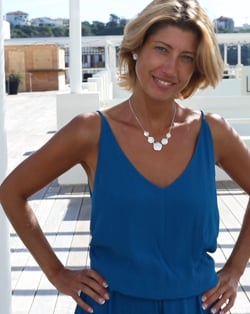 Vidéo: Collier fleur de nacre blanche effet spirale sur chaîne argent 925-millième rhodié