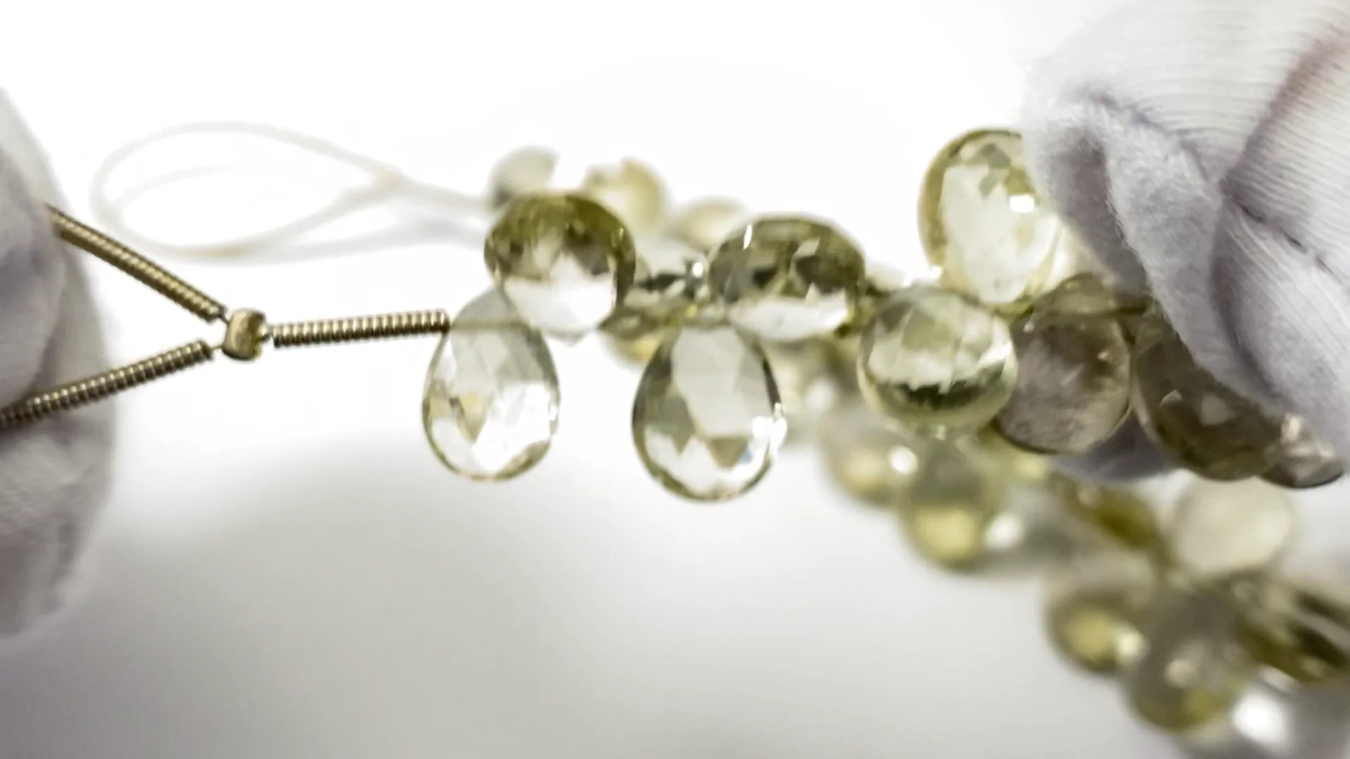 グリーンオニキス 縦長ペアシェイプ ブリオレットカット24×8mm 1