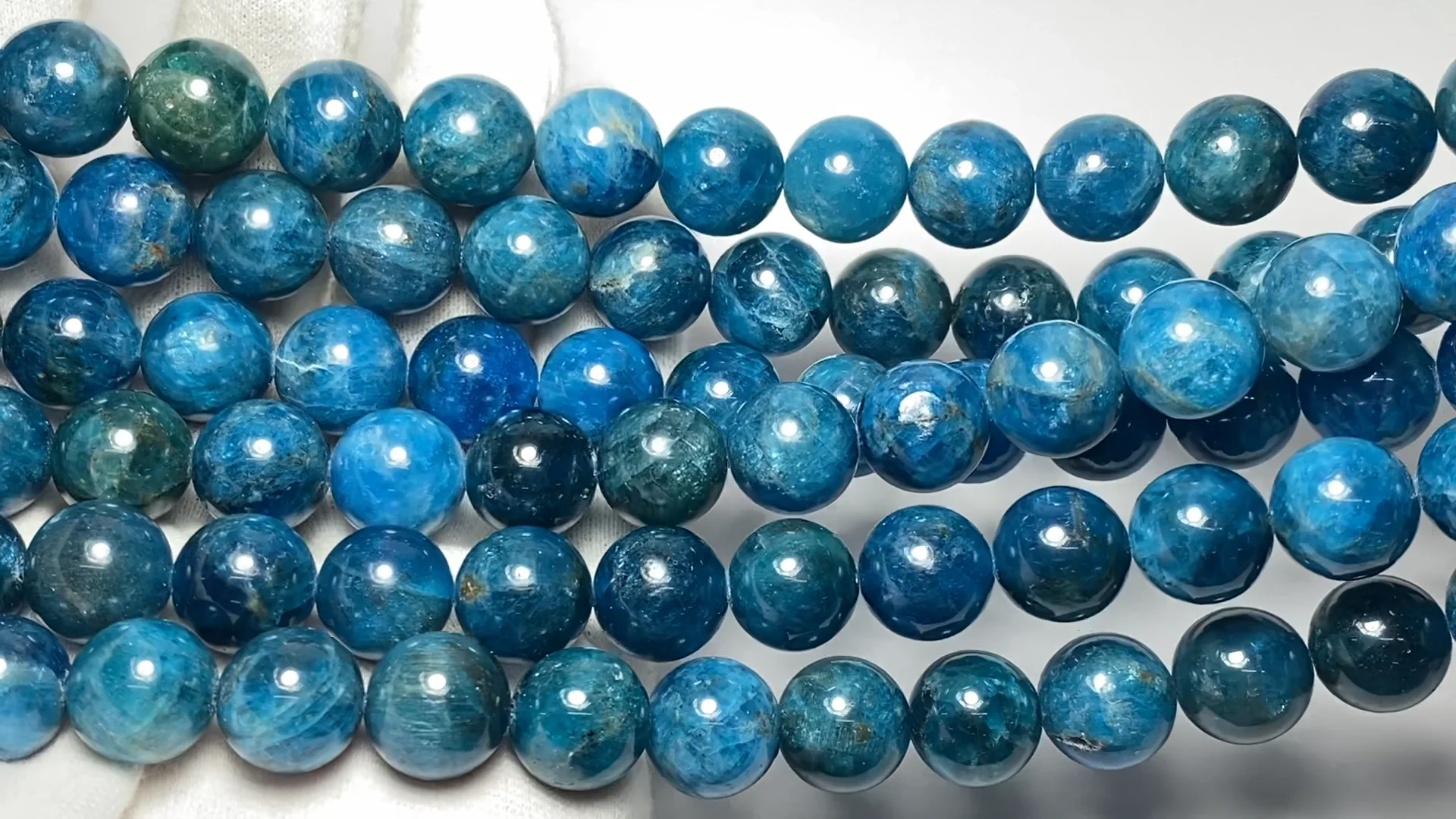 ブルーアパタイト ラウンド12mm 半連/1連（約37cm）｜天然石ビーズ