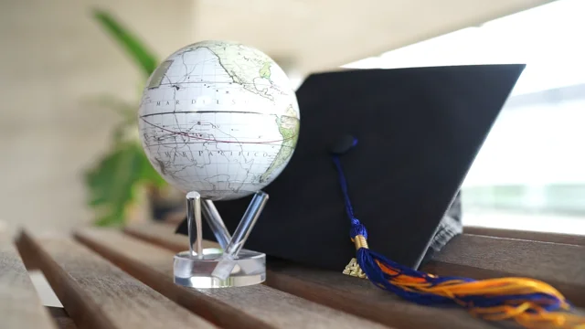 MOVA Terrestrial Globe (white) » Shop MOVA Globes » Ultimate Globes