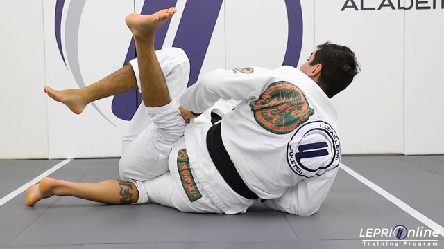 Closed Guard to Sweep to Mount When Opponent Postures Up