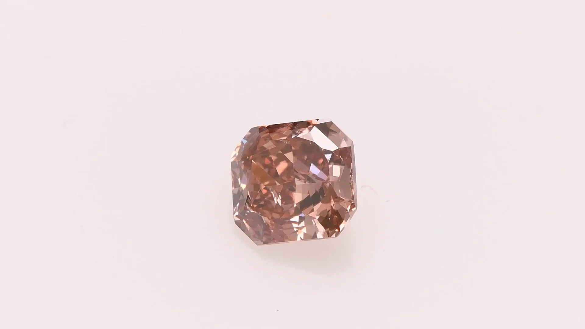 k　　Fancy Deep Brownish Pink0.198ct 0.32 Carat Fancy Deep Brown Pink Radiant Diamond (I1) GIA