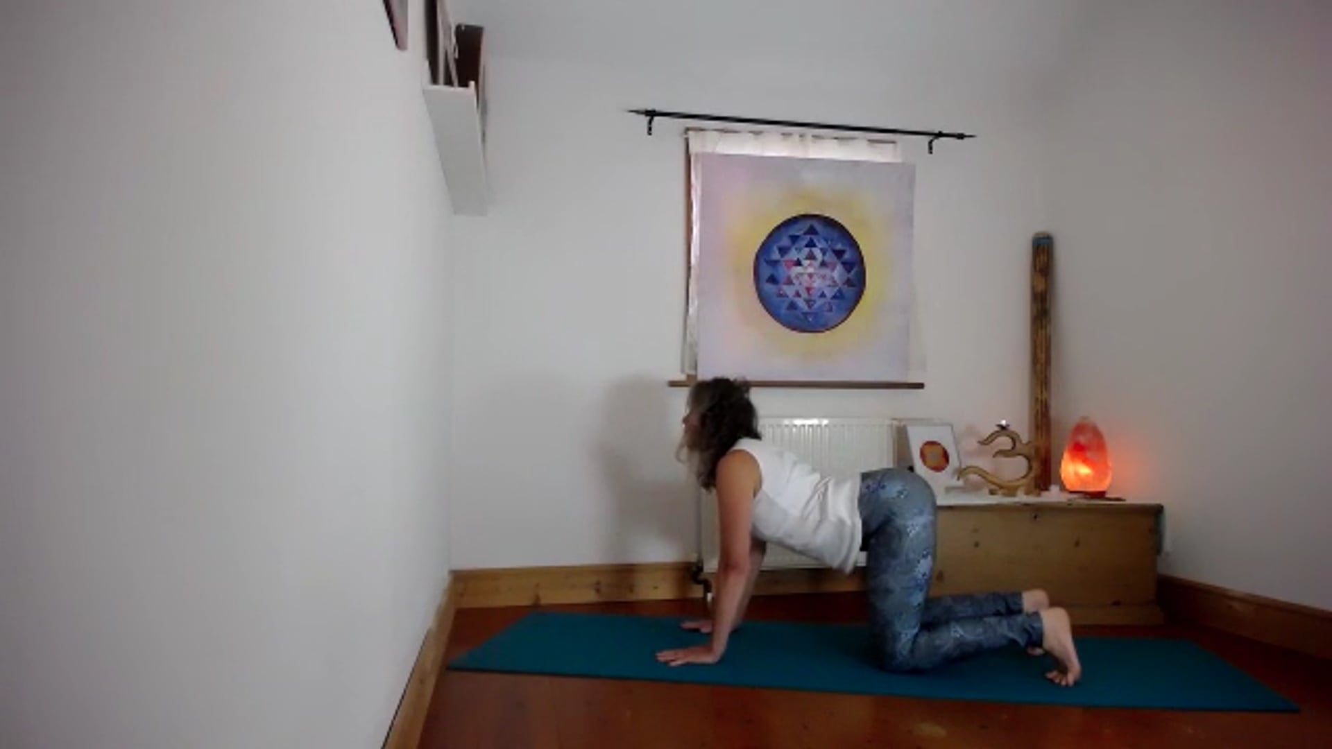Gentle Grateful heart,  Exploring seated and standing chair sequences, stretches and somatic flows.