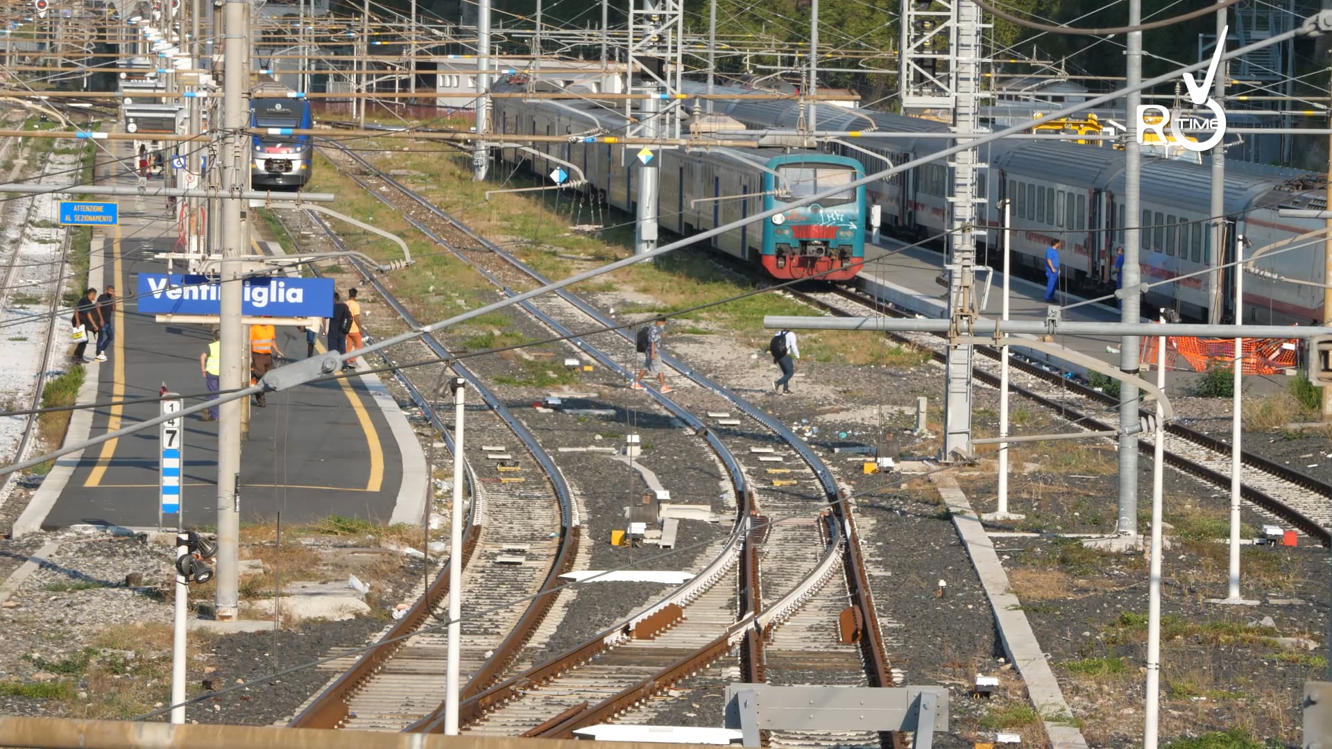 Ventimiglia, viaggio alla frontiera: famiglie abbandonate in strada dopo chiusura Campo Roja