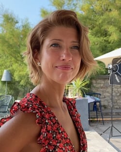 Vidéo: Boucles d'oreille poussette Fleur Nacre blanche Argent massif 925