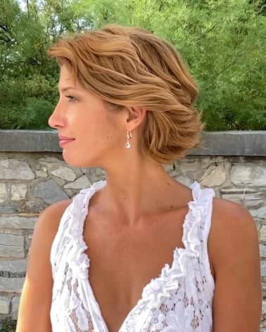 Vidéo: Boucles d'oreille Topaze Bleue poire sertie argent 925