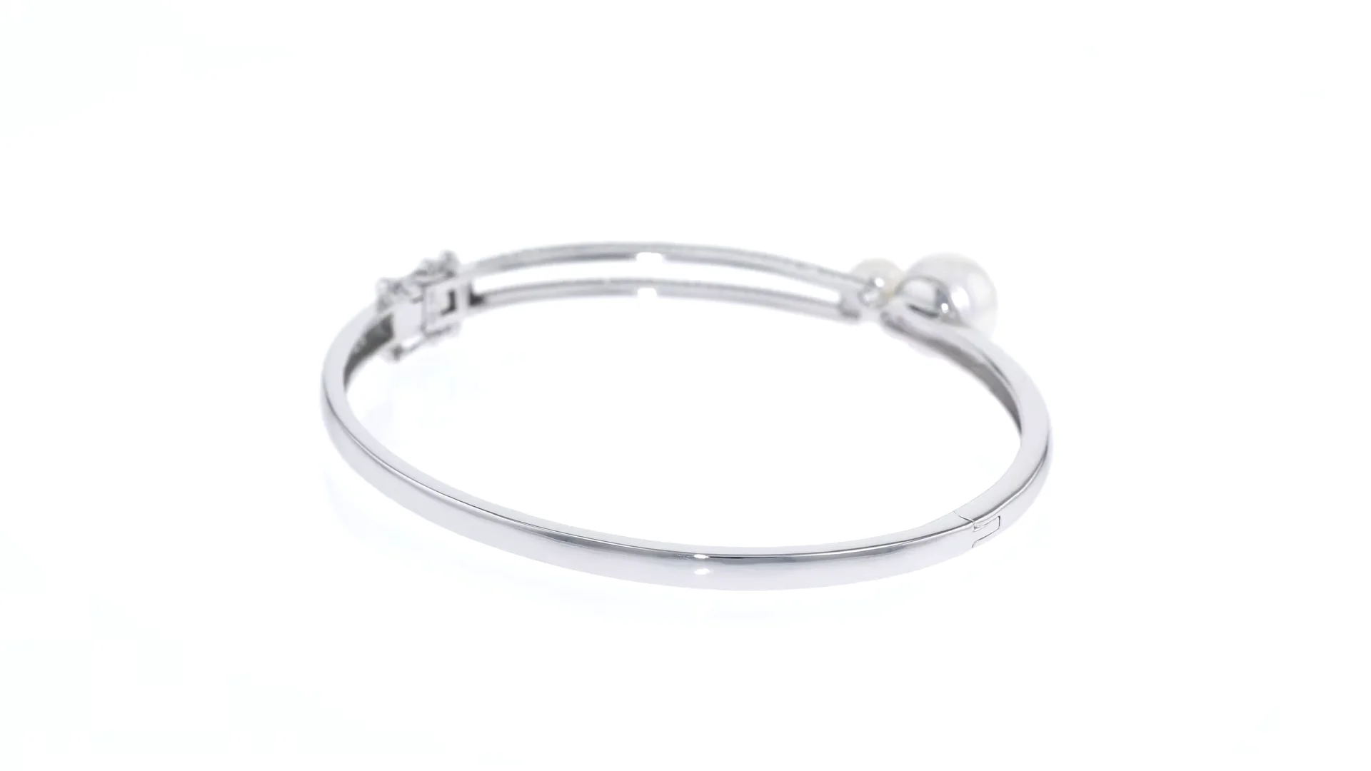 5-9.5mm Cultured Pearl Bangle Bracelet in Sterling Silver | Ross