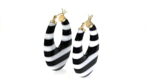 Black and White Agate Earrings in 14kt Yellow Gold. 1 12