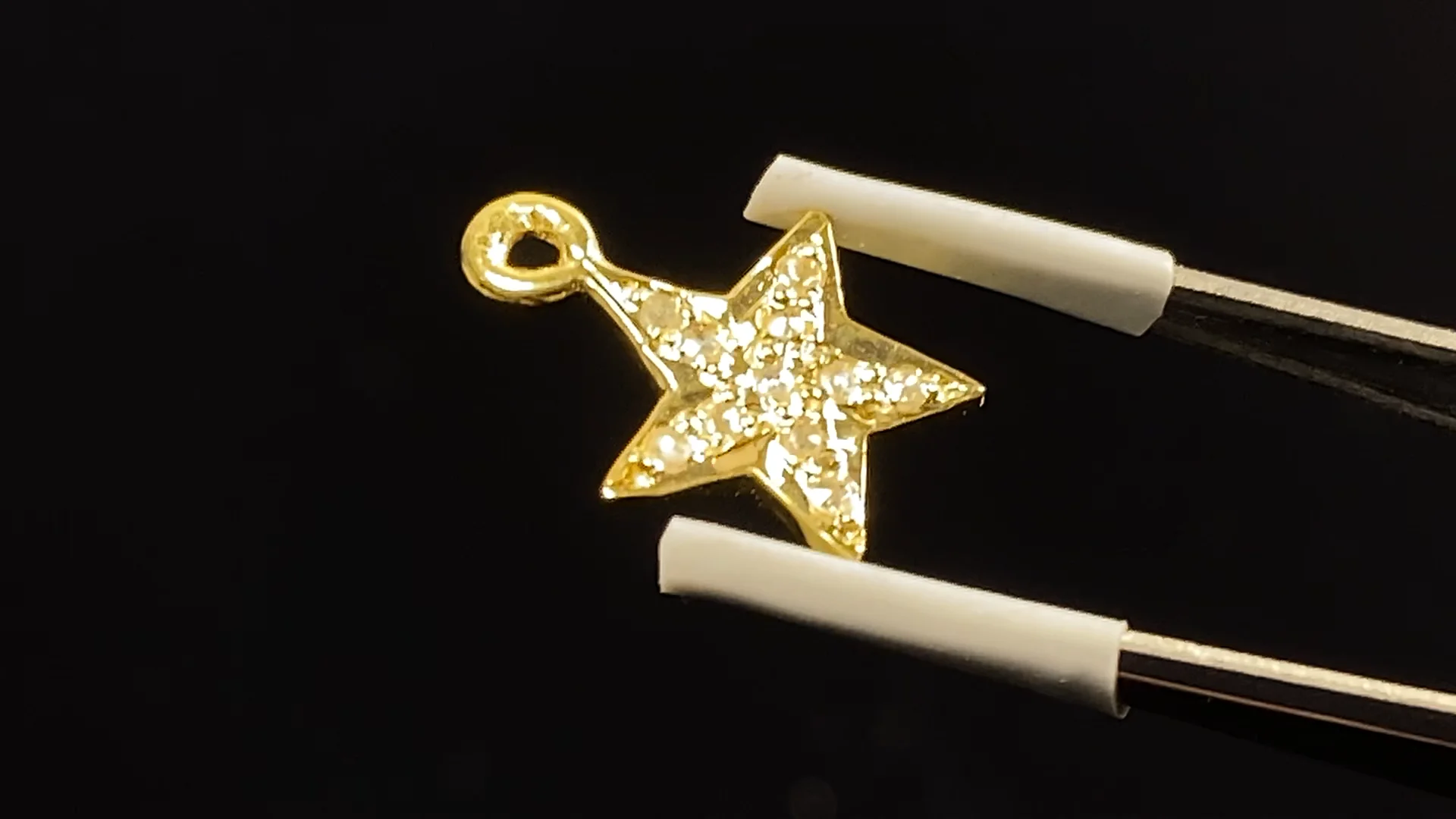 ダイヤモンド スター（星）チャーム 9×9×1.5mm 18KGP製 1個