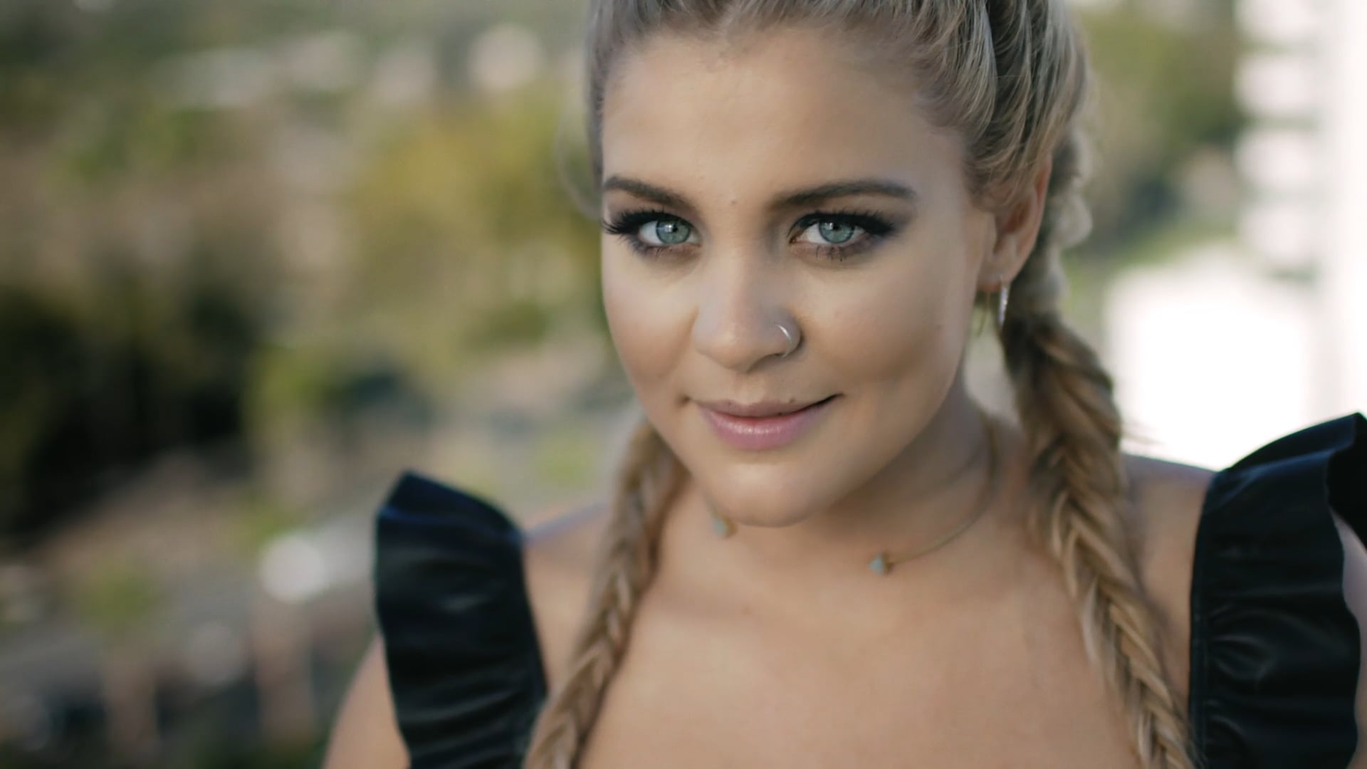 CMA Insider | Lauren Alaina