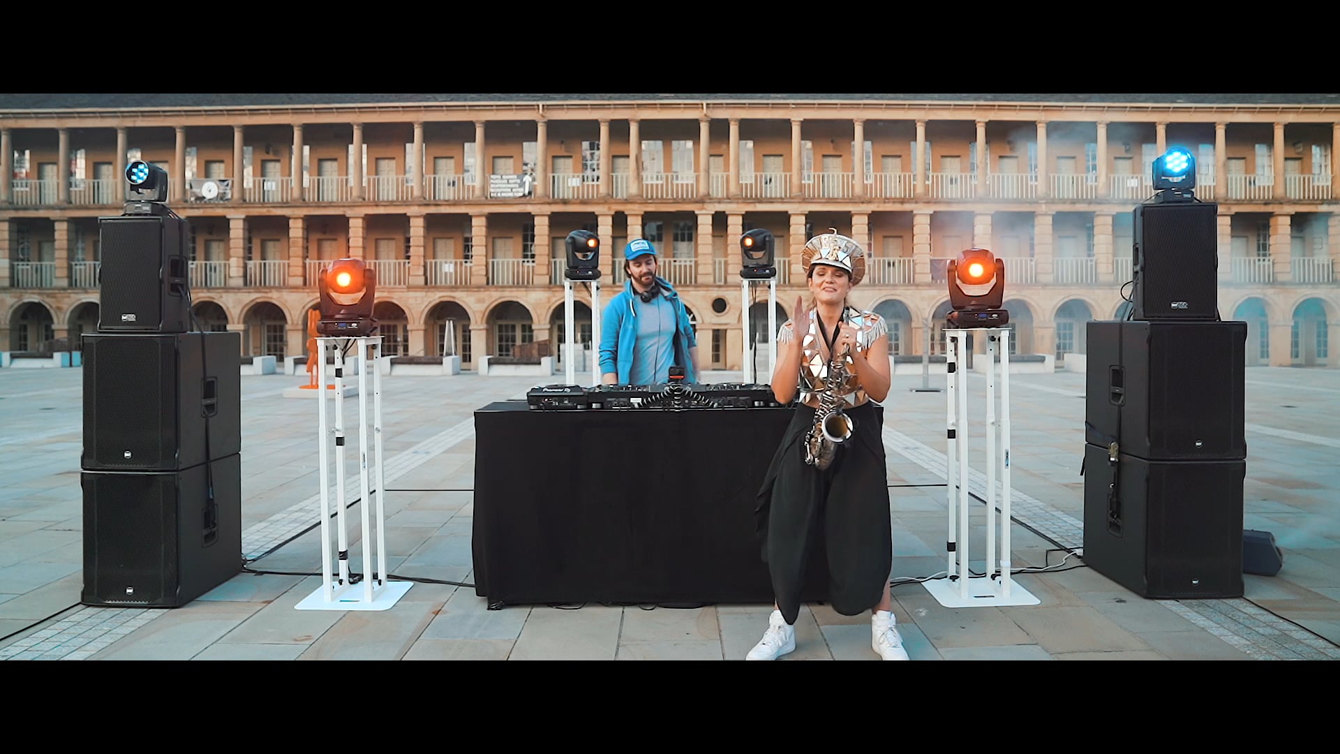 Ellie Sax at The Piece Hall