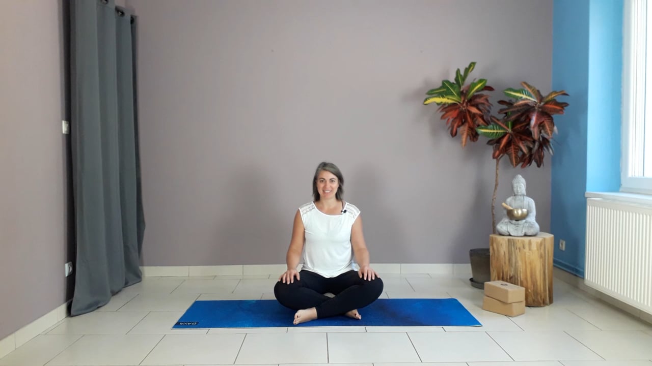 Jour 20. Cours de yoga - Trouver le calme avec Estelle Antoine (28 min)