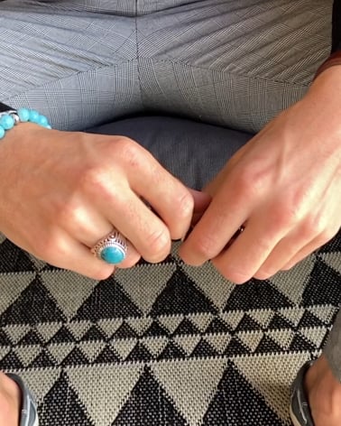 Vidéo: Bague créateur faite à la main Pierre Turquoise véritable ovale bleue Argent massif effet vieilli