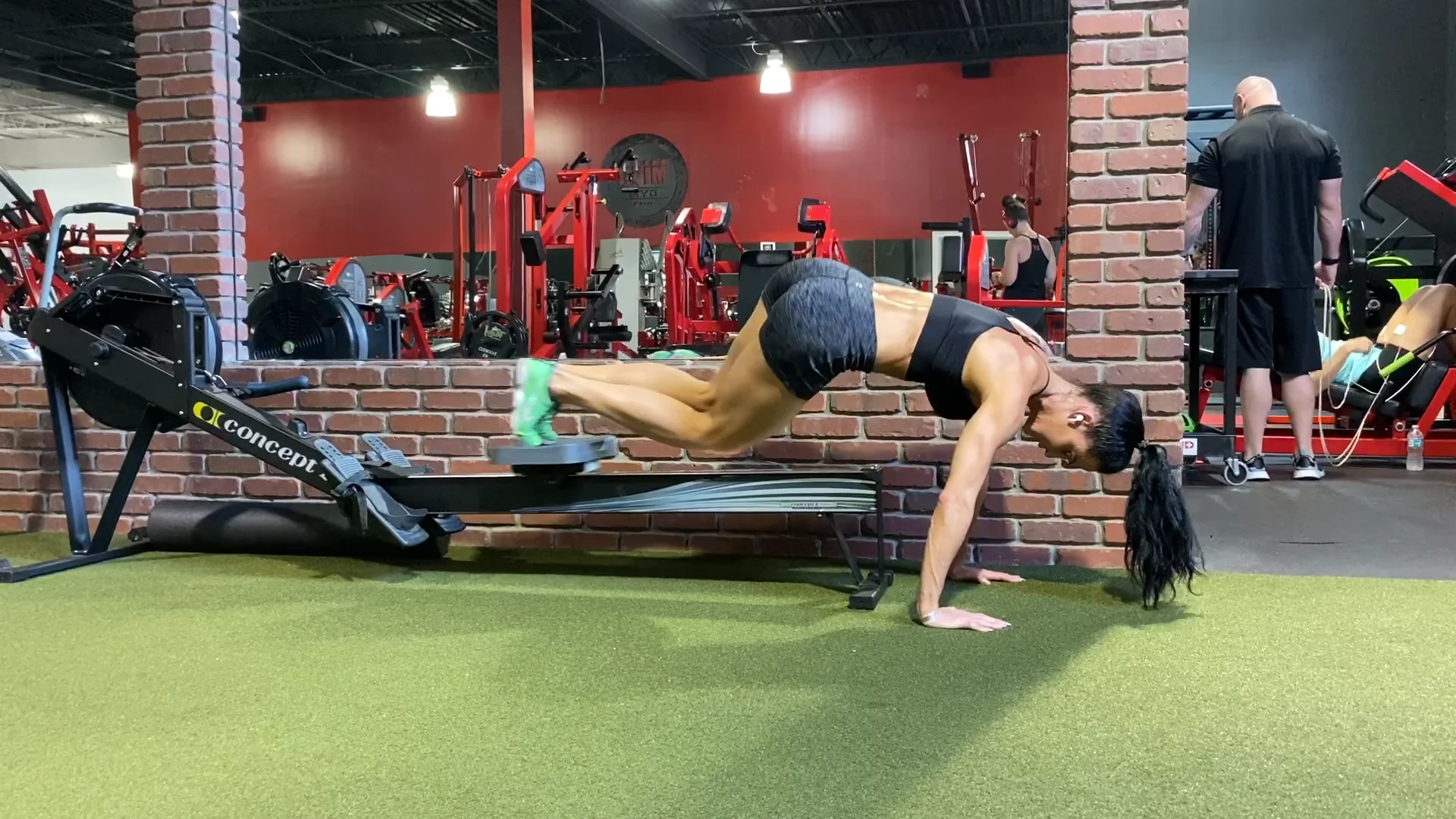 Weighted Cross Body Crunch on Vimeo