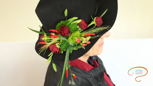 レッスン１４　コサージュ：　170㎝の女性　帽子　Lesson 14 Corsage: Lady 170cm hat