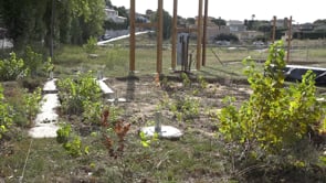 Reprenen la instal·lació de la zona de jocs del Camp dels PIlans